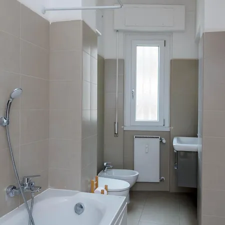 Spazioso Vicino Eur Apartment