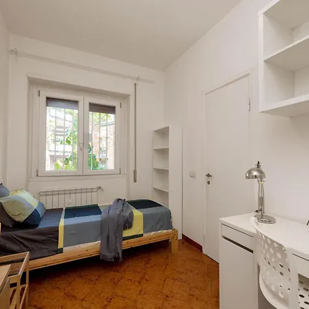 Spazioso Vicino Eur Apartment *